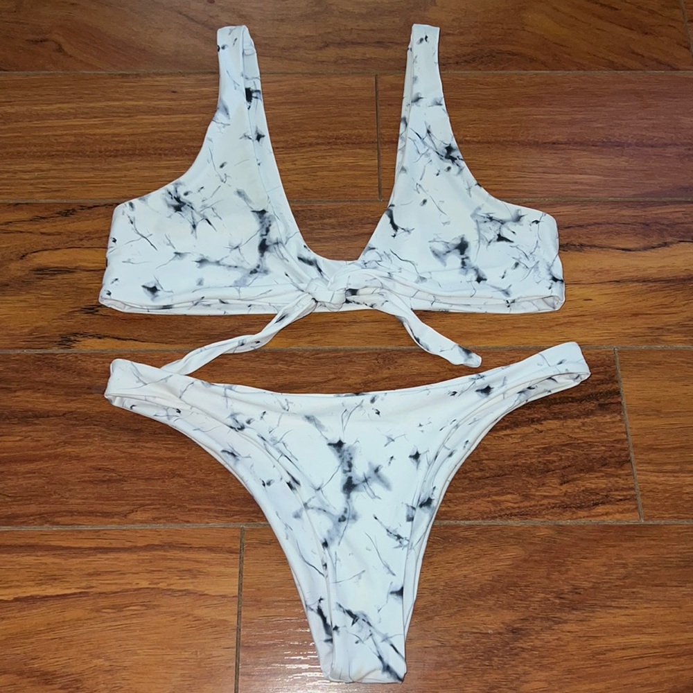 Cheeky marble bikini